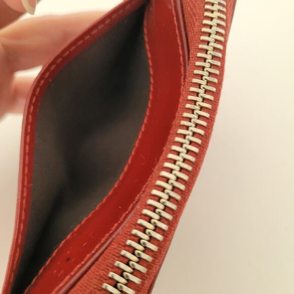 Gucci Logo Heart Charm Card Key Wallet Zip Monogram Red Patent Leather Compact - Picture 12 of 12